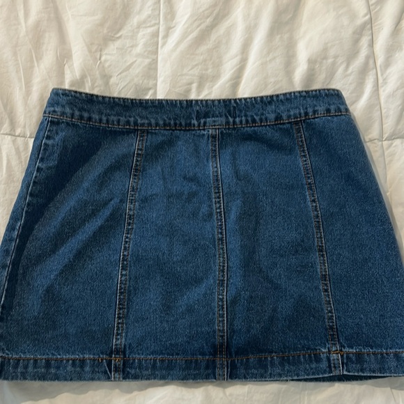 Forever 21 Zip Front Denim Skirt - Picture 4 of 7